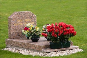 Quelle matière choisir pour un monument funéraire ?